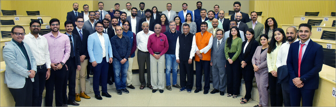 2022-24 IIMN – Pune Campus Executive MBA Students Visit IIM Nagpur & Interact with Director